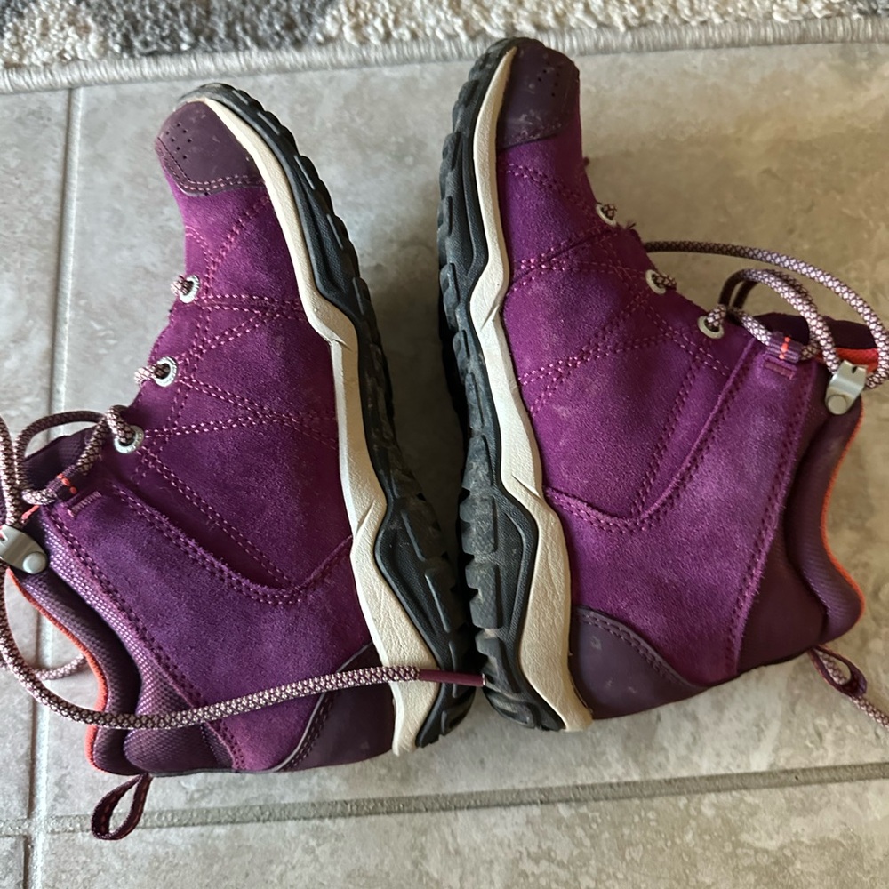 Columbia Purple Suede Hiking Boots